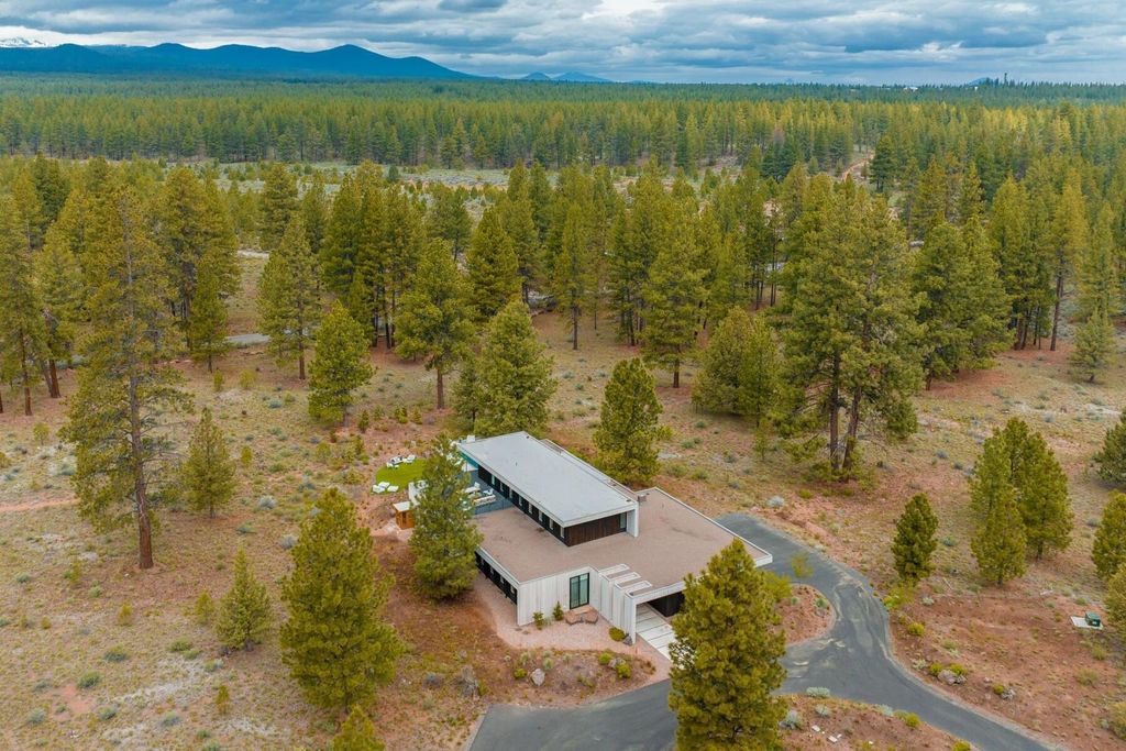 Modern Marvel in Oregon: An Exquisite Property with Incredible Attention to Detail Listed at $4.35M