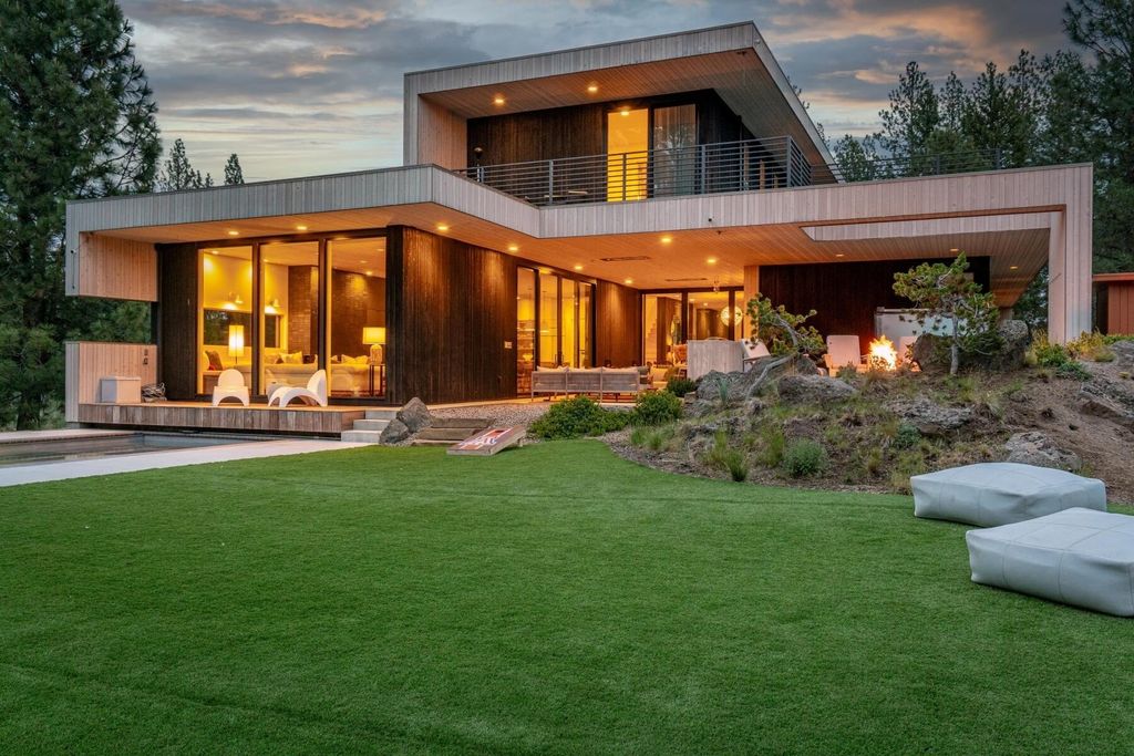 Modern Marvel in Oregon: An Exquisite Property with Incredible Attention to Detail Listed at $4.35M