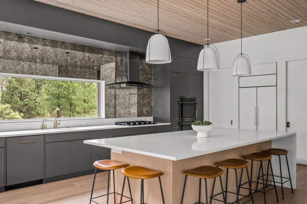 Modern Marvel in Oregon: An Exquisite Property with Incredible Attention to Detail Listed at $4.35M