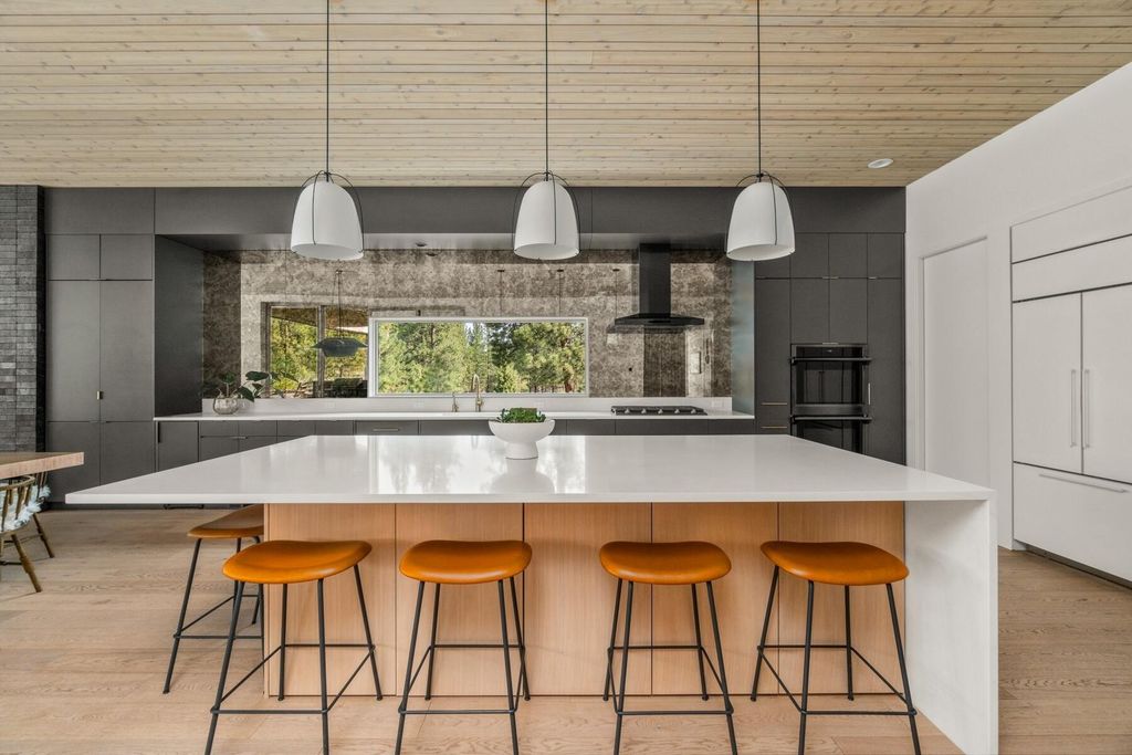 Modern Marvel in Oregon: An Exquisite Property with Incredible Attention to Detail Listed at $4.35M