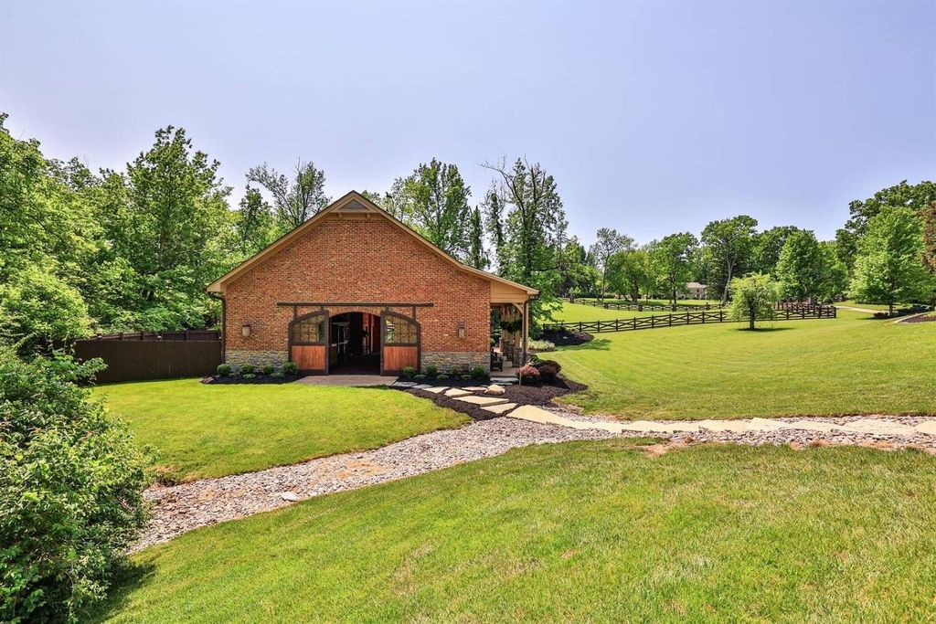 Opulent Cincinnati, OH Estate: Stunning Home with High-End Details Listed at $5.899M