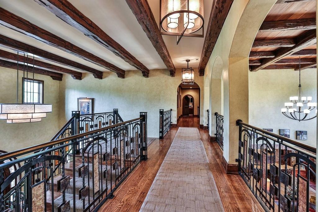 Opulent Cincinnati, OH Estate: Stunning Home with High-End Details Listed at $5.899M