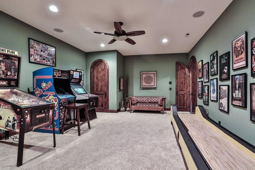 Opulent Cincinnati, OH Estate: Stunning Home with High-End Details Listed at $5.899M