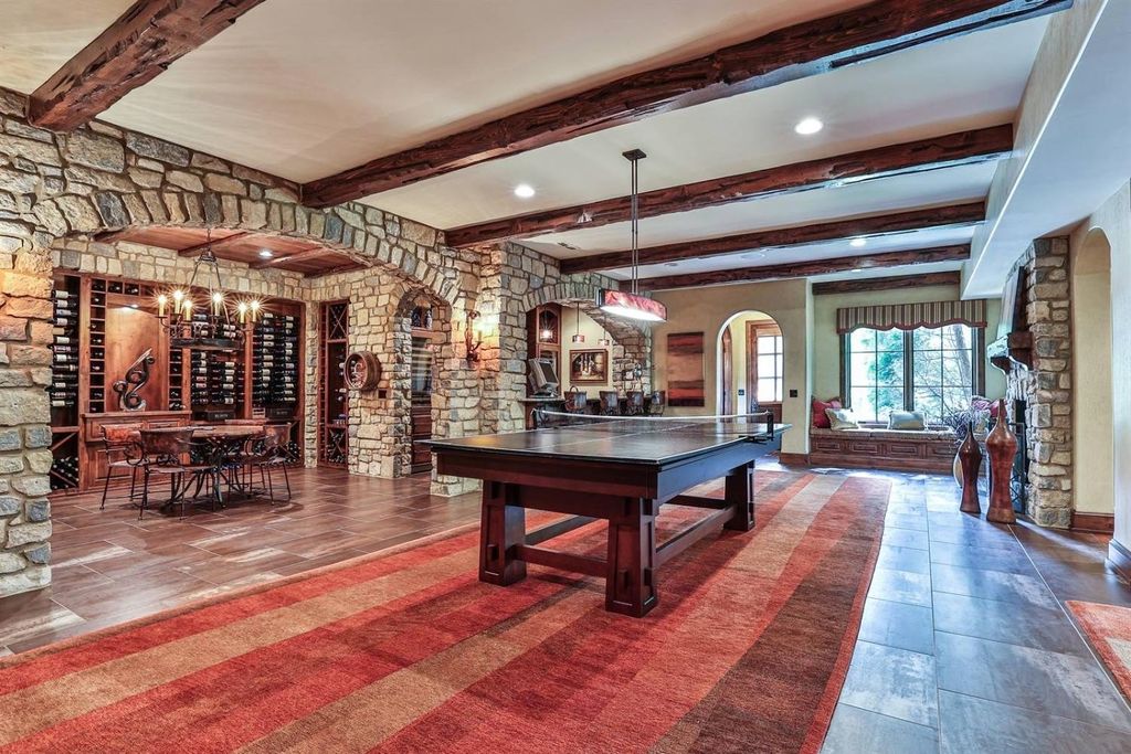 Opulent Cincinnati, OH Estate: Stunning Home with High-End Details Listed at $5.899M