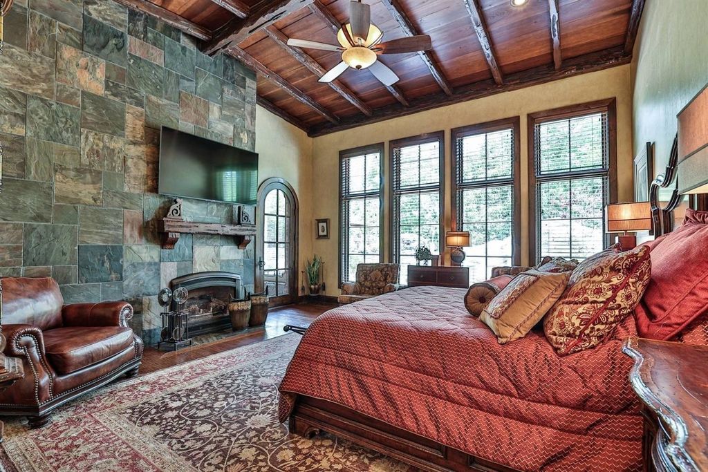 Opulent Cincinnati, OH Estate: Stunning Home with High-End Details Listed at $5.899M