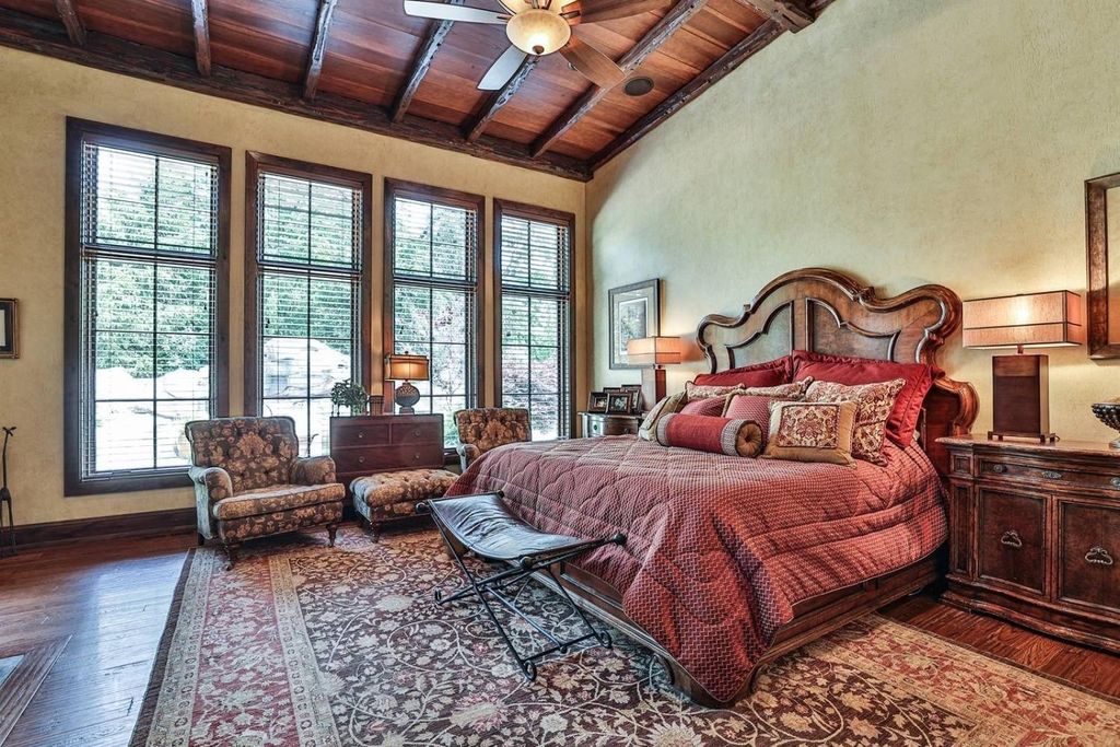Opulent Cincinnati, OH Estate: Stunning Home with High-End Details Listed at $5.899M
