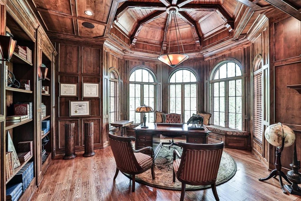 Opulent Cincinnati OH Estate Stunning Home with High End Details Listed at 5 33