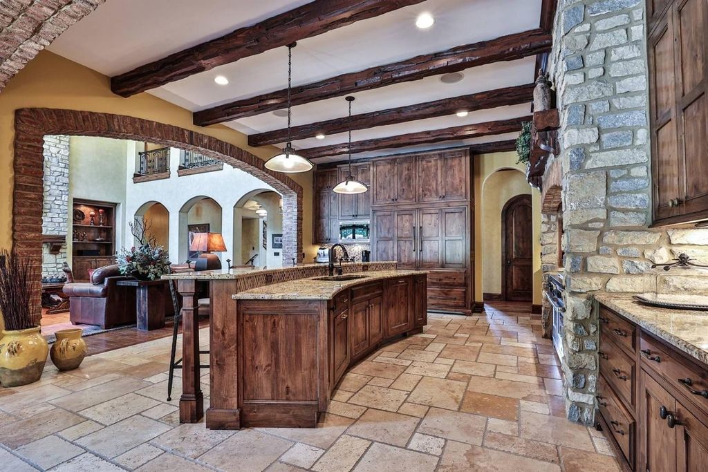 Opulent Cincinnati, OH Estate: Stunning Home with High-End Details Listed at $5.899M