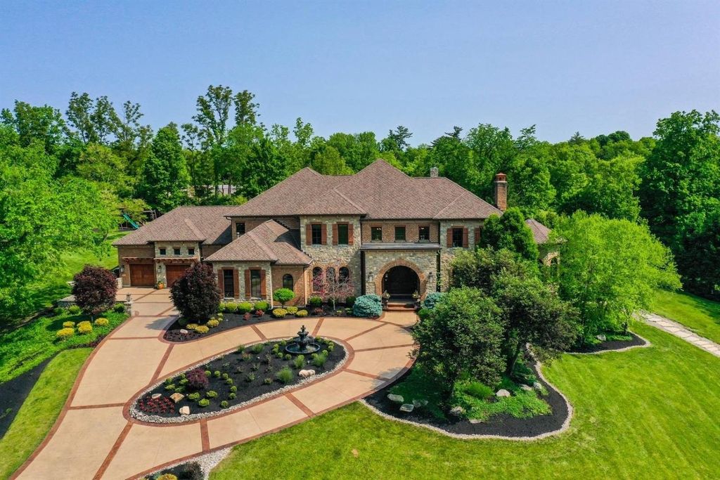 Opulent Cincinnati, OH Estate: Stunning Home with High-End Details Listed at $5.899M