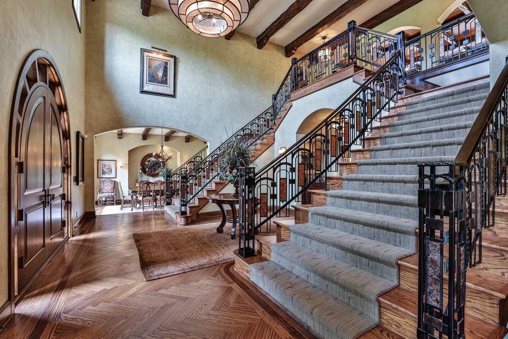 Opulent Cincinnati, OH Estate: Stunning Home with High-End Details Listed at $5.899M