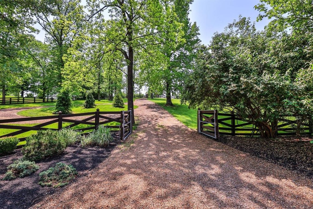 Opulent Cincinnati, OH Estate: Stunning Home with High-End Details Listed at $5.899M