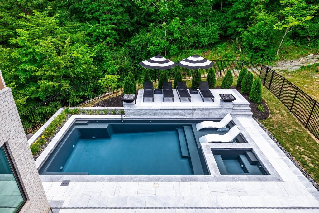 Spectacular Frank Lloyd Wright-Inspired Home: Privacy, Convenience, and Elegance at $2.299M