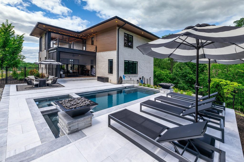 Spectacular Frank Lloyd Wright-Inspired Home: Privacy, Convenience, and Elegance at $2.299M