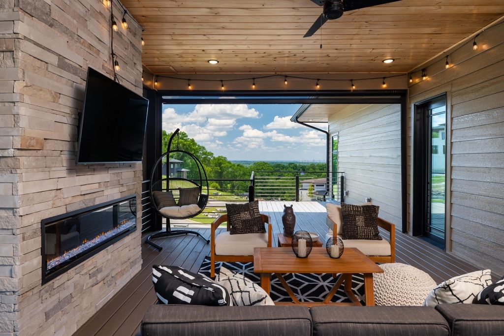 Spectacular Frank Lloyd Wright-Inspired Home: Privacy, Convenience, and Elegance at $2.299M