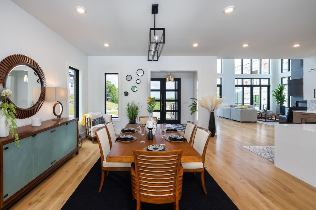 Spectacular Frank Lloyd Wright-Inspired Home: Privacy, Convenience, and Elegance at $2.299M