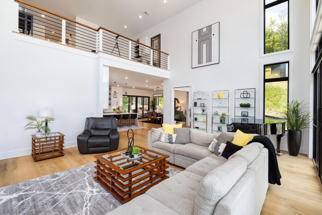 Spectacular Frank Lloyd Wright-Inspired Home: Privacy, Convenience, and Elegance at $2.299M