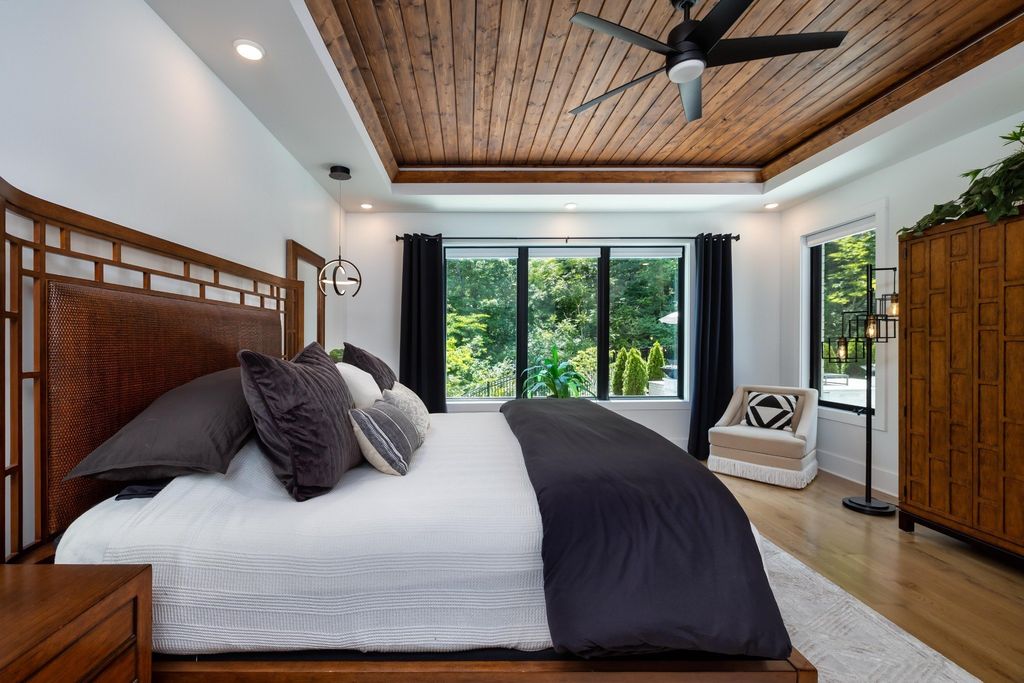 Spectacular Frank Lloyd Wright-Inspired Home: Privacy, Convenience, and Elegance at $2.299M