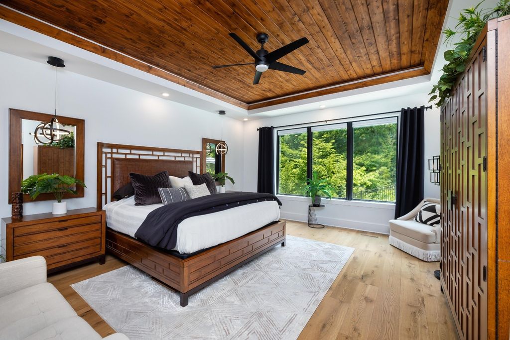 Spectacular Frank Lloyd Wright-Inspired Home: Privacy, Convenience, and Elegance at $2.299M