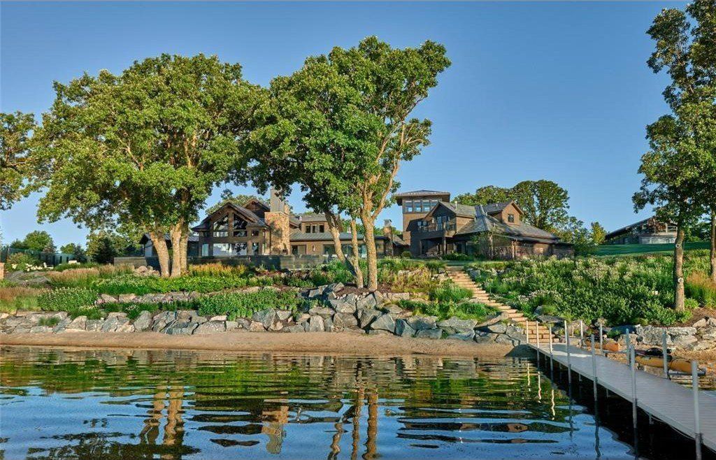 Unparalleled Opulence: Majestic Lakefront Estate in Minnesota Unveiled for $10.995 Million