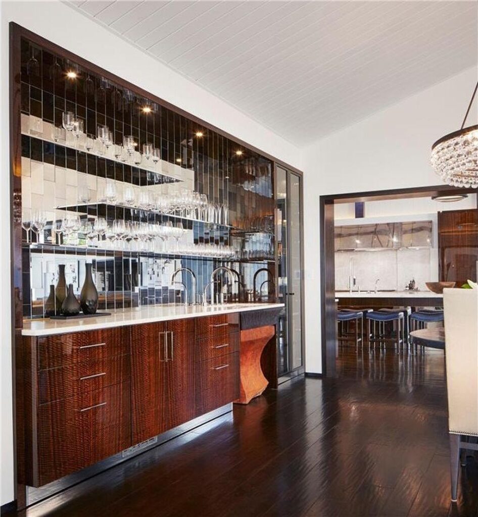 Unparalleled Opulence: Majestic Lakefront Estate in Minnesota Unveiled for $10.995 Million