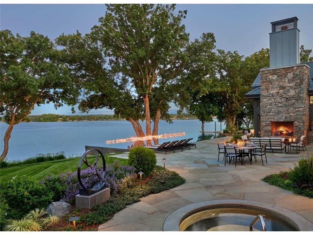 Unparalleled Opulence: Majestic Lakefront Estate in Minnesota Unveiled for $10.995 Million