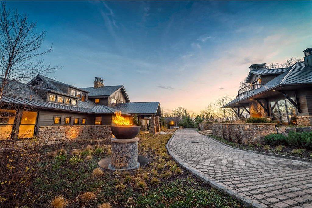 Unparalleled Opulence: Majestic Lakefront Estate in Minnesota Unveiled for $10.995 Million