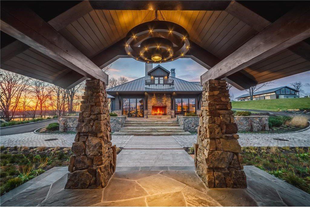 Unparalleled Opulence: Majestic Lakefront Estate in Minnesota Unveiled for $10.995 Million