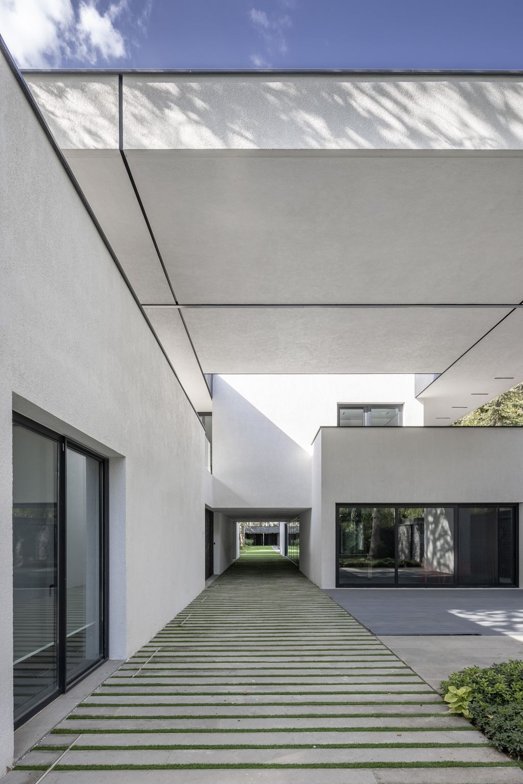 Villa Number 75, Elegant Project in Iran designed by 3rd Skin Architects