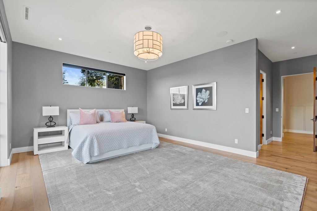 Vineyard Estate with Mt Hood Views and Napa-Inspired Ambiance in West Linn, OR Offered at $6.25M
