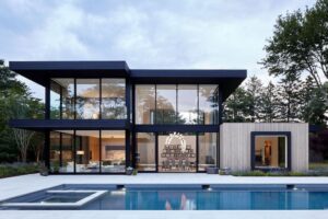 Southampton House Stands Out with Its Graceful Lines by Bradley Bayou