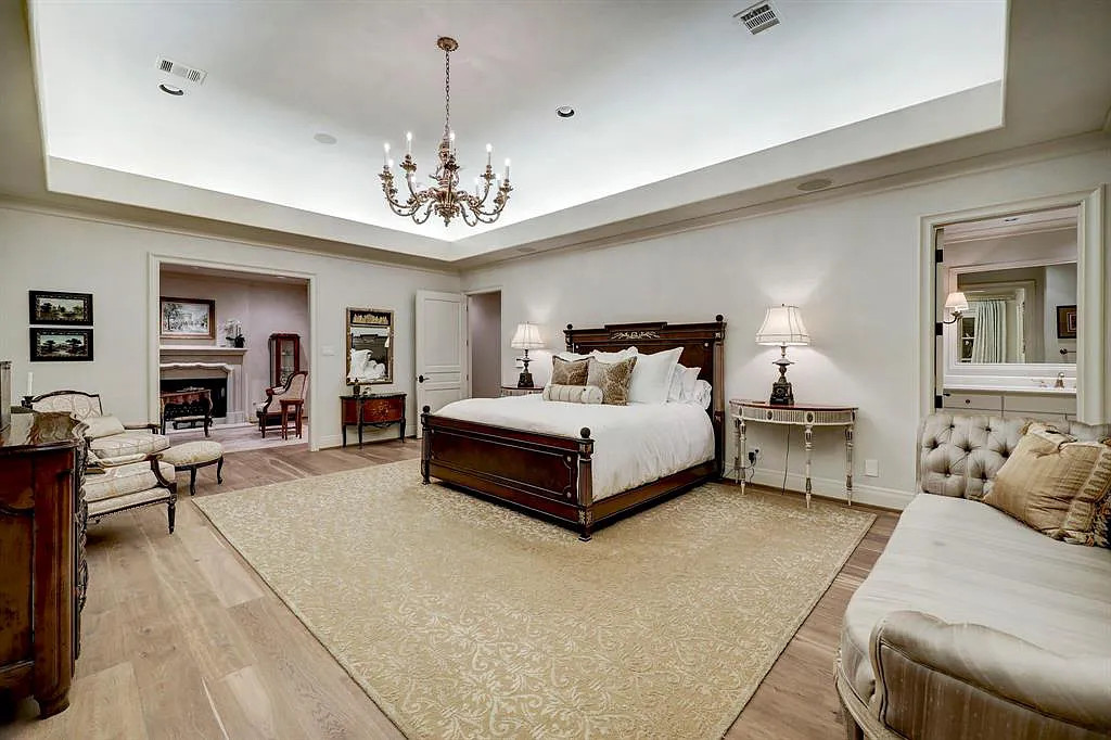 5556 Cranbrook Rd Houston TX 77056 5
