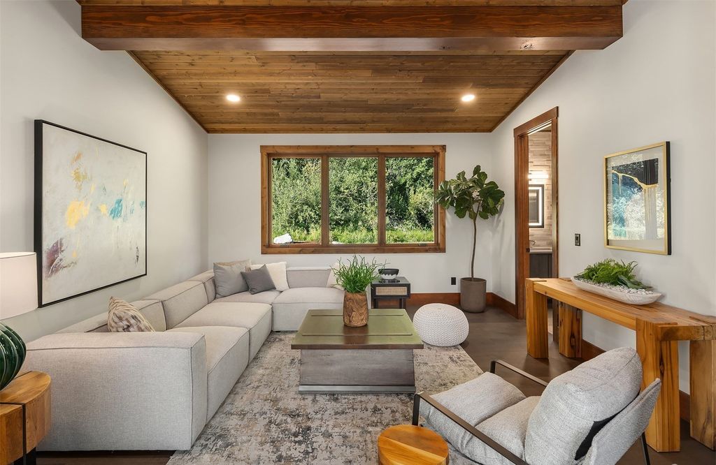 A Rare Legacy Property in Woodland, Washington - An Idyllic Haven Amidst Natural Serenity, Priced at $3,999 Million