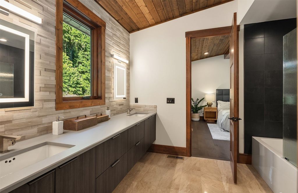 A Rare Legacy Property in Woodland, Washington - An Idyllic Haven Amidst Natural Serenity, Priced at $3,999 Million