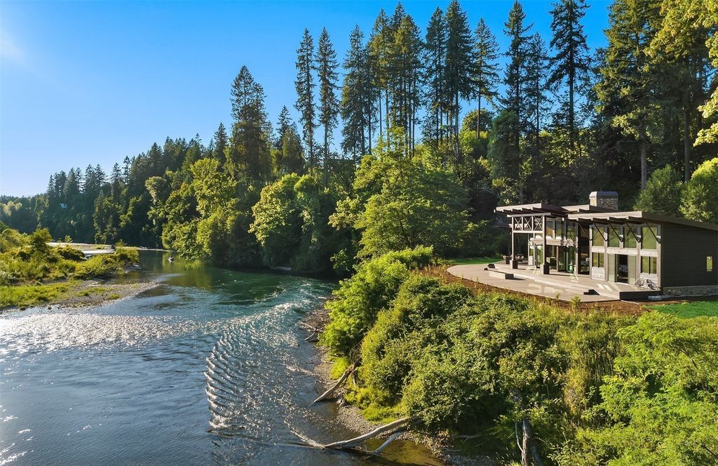 A Rare Legacy Property in Woodland, Washington - An Idyllic Haven Amidst Natural Serenity, Priced at $3,999 Million