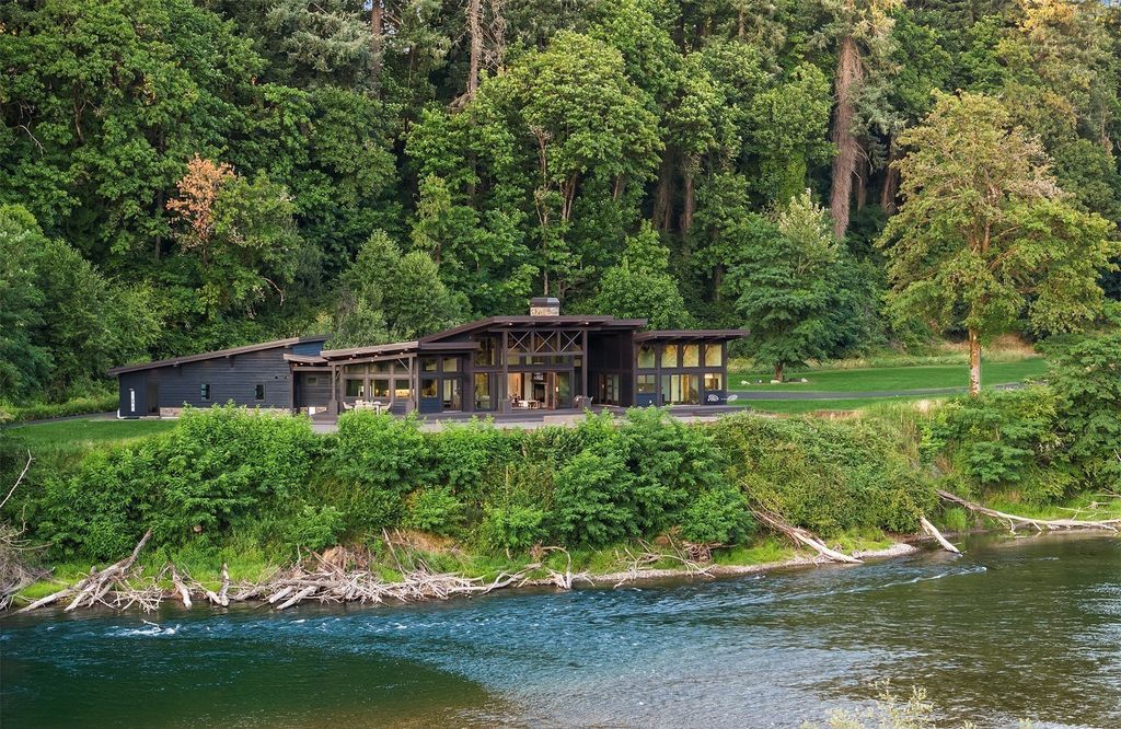 A Rare Legacy Property in Woodland, Washington - An Idyllic Haven Amidst Natural Serenity, Priced at $3,999 Million
