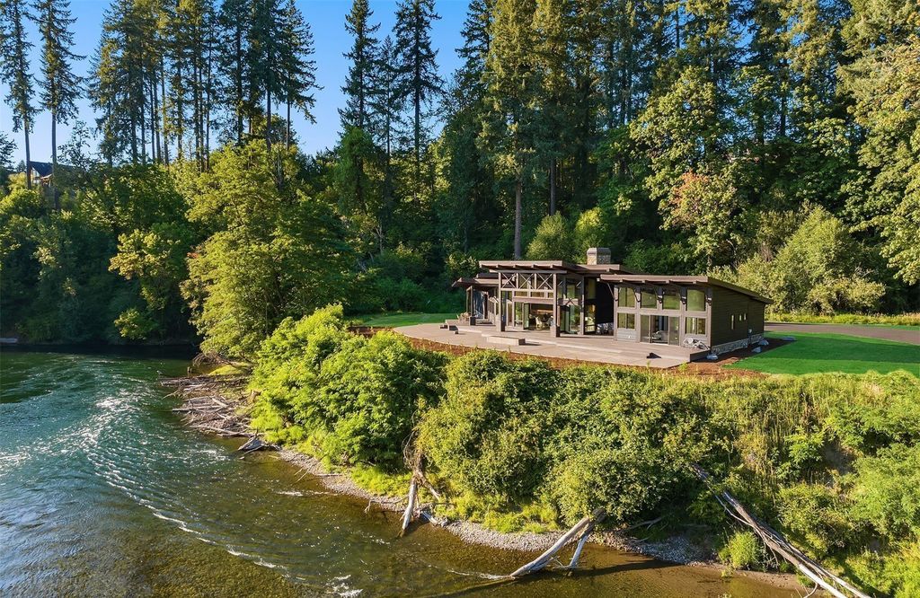 A Rare Legacy Property in Woodland, Washington - An Idyllic Haven Amidst Natural Serenity, Priced at $3,999 Million