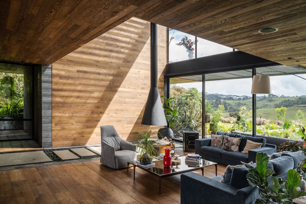 B33 House in Colombia by Alejandro Restrepo Montoya + Estudio Central