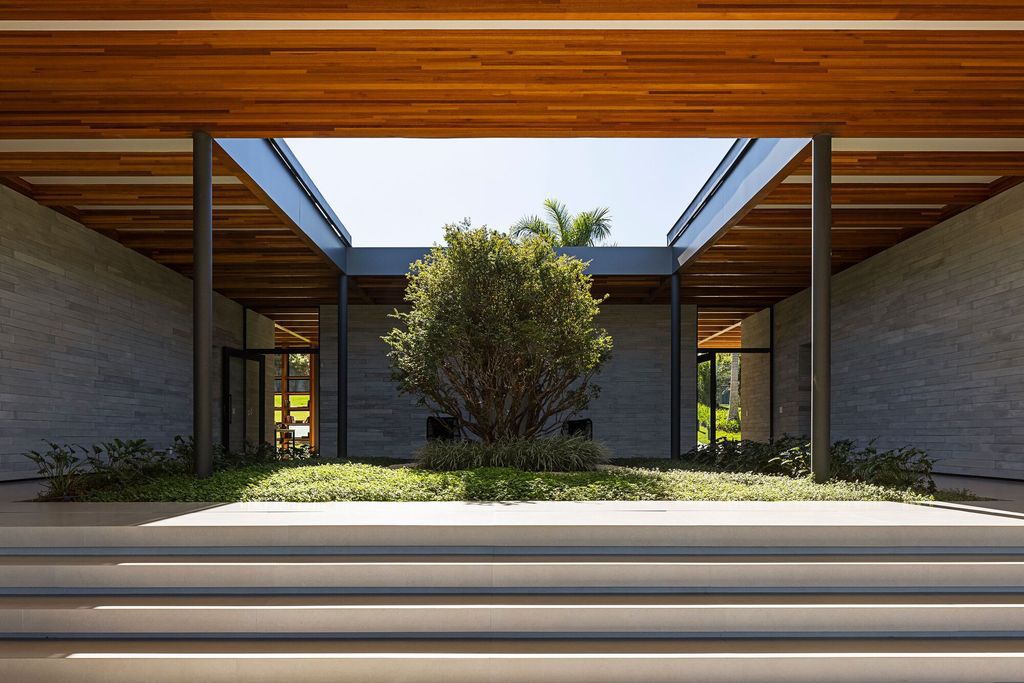 Bauer House with Orthogonal Design by Luiz Paulo Andrade Arquitetos