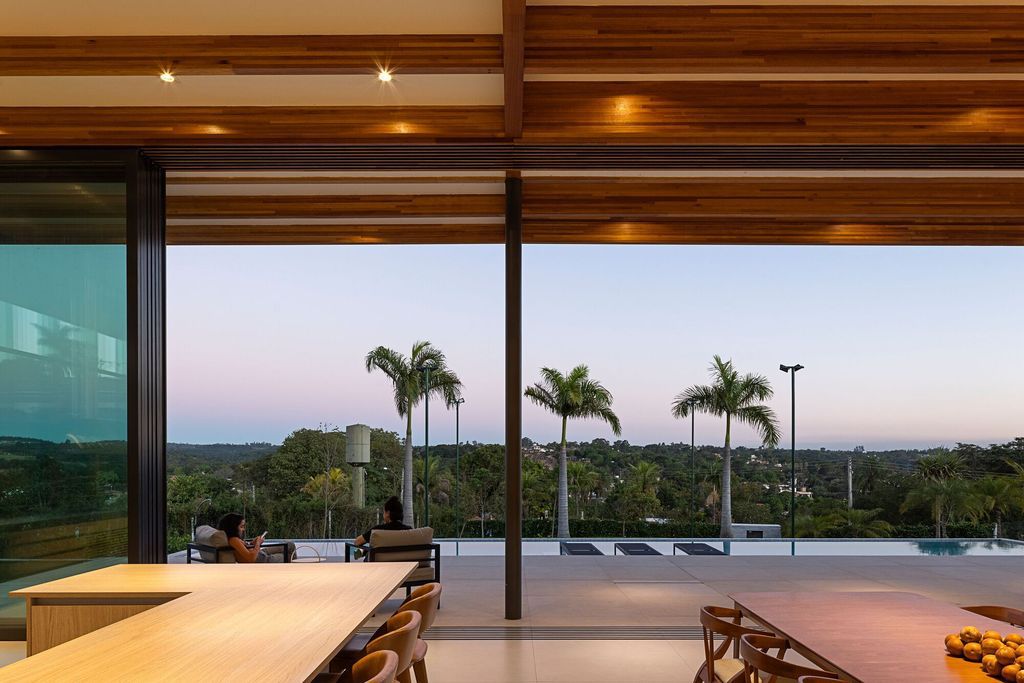 Bauer House with Orthogonal Design by Luiz Paulo Andrade Arquitetos