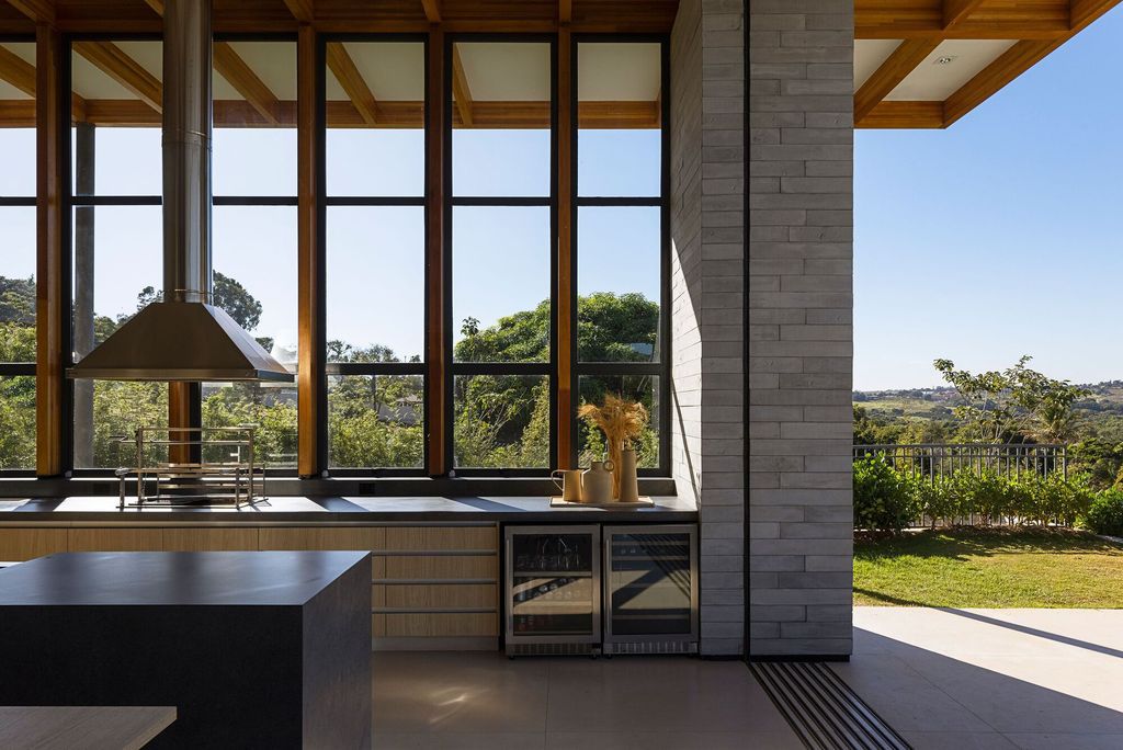 Bauer House with Orthogonal Design by Luiz Paulo Andrade Arquitetos