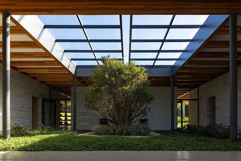 Bauer House with Orthogonal Design by Luiz Paulo Andrade Arquitetos