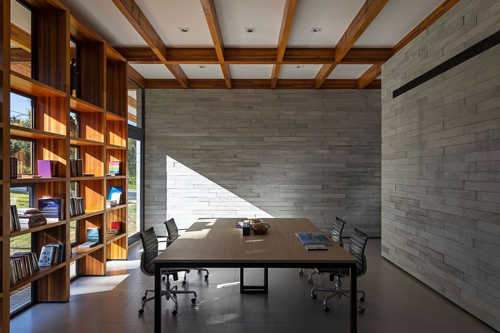 Bauer House with Orthogonal Design by Luiz Paulo Andrade Arquitetos
