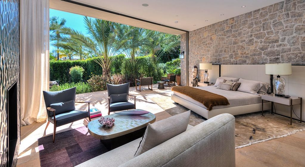 Bayou House Features Modern Aesthetic Design by Bradley Bayou Design
