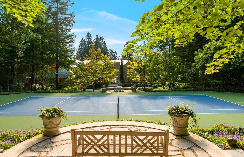 Breathtaking 4.3-Acre Legacy Estate on Lake Washington in Hunts Point, Washington Asking for $70 Million