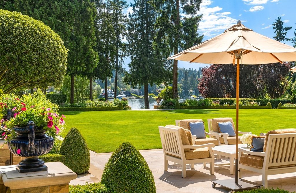 Breathtaking 4.3-Acre Legacy Estate on Lake Washington in Hunts Point, Washington Asking for $70 Million