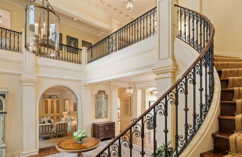 Breathtaking 4.3-Acre Legacy Estate on Lake Washington in Hunts Point, Washington Asking for $70 Million