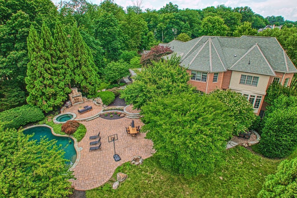 Captivating Retreat in Leesburg, Virginia: Harmonizing French Country Charm and Contemporary Elegance for $2,299,999