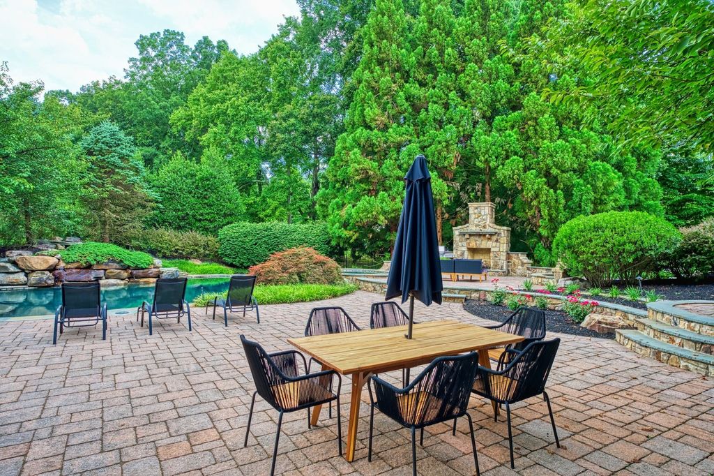 Captivating Retreat in Leesburg, Virginia: Harmonizing French Country Charm and Contemporary Elegance for $2,299,999