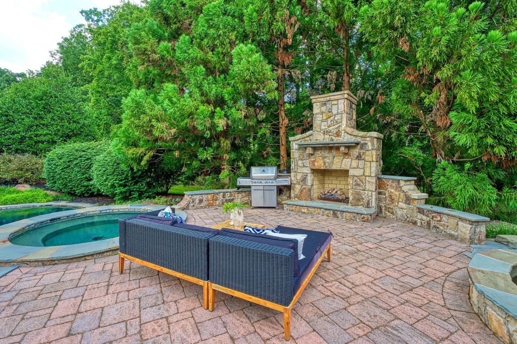 Captivating Retreat in Leesburg, Virginia: Harmonizing French Country Charm and Contemporary Elegance for $2,299,999