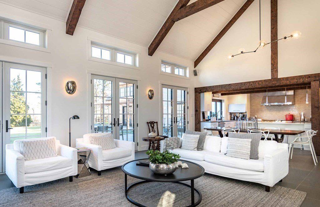 Chic and Sophisticated Edgartown, Massachusetts Property: Seamless Indoor-Outdoor Living at $4.895 Million